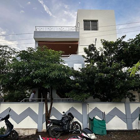 Vatavriksha Guest House,Akkalkot Akalkot Exterior foto