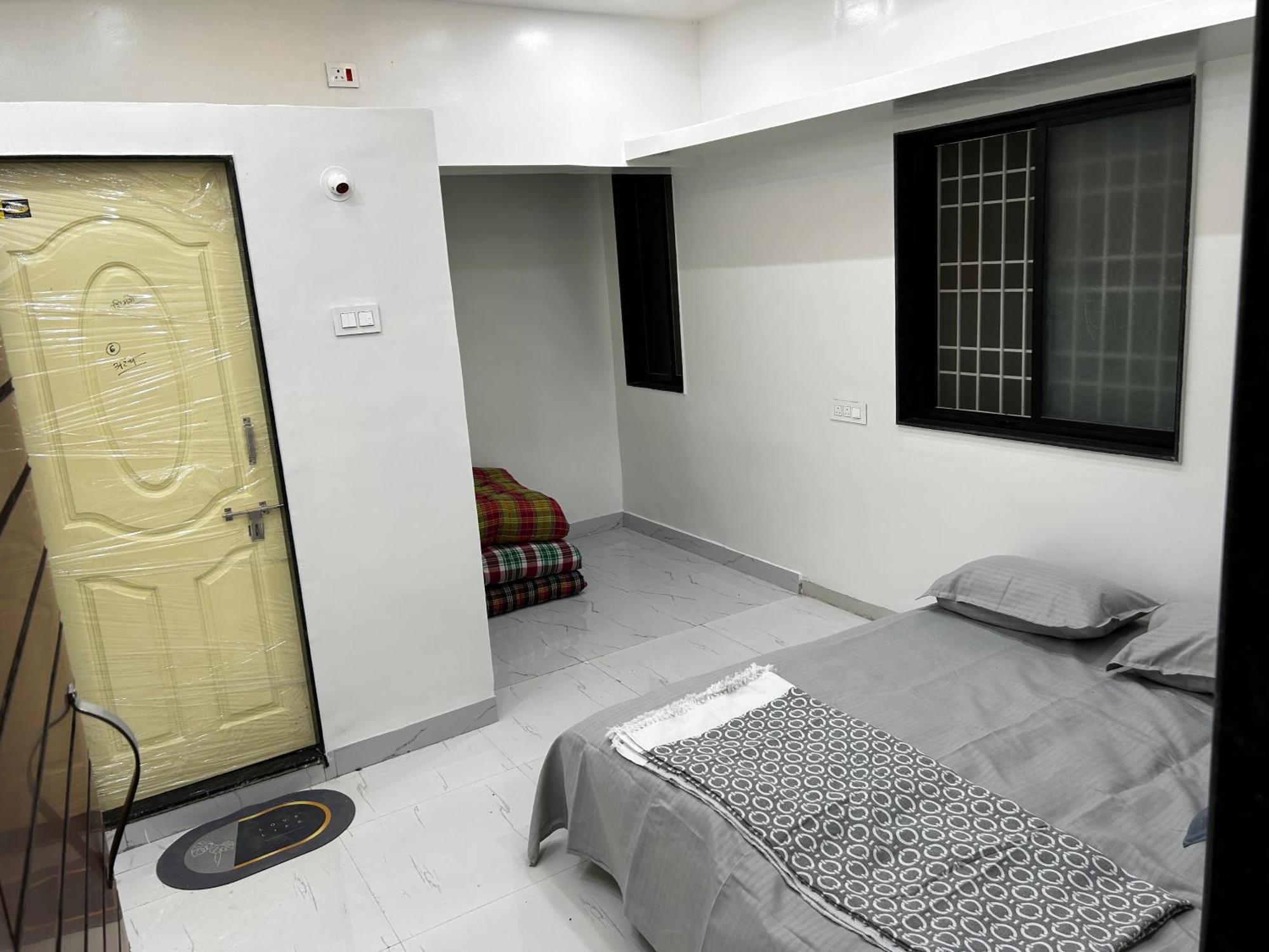 Vatavriksha Guest House,Akkalkot Akalkot Exterior foto