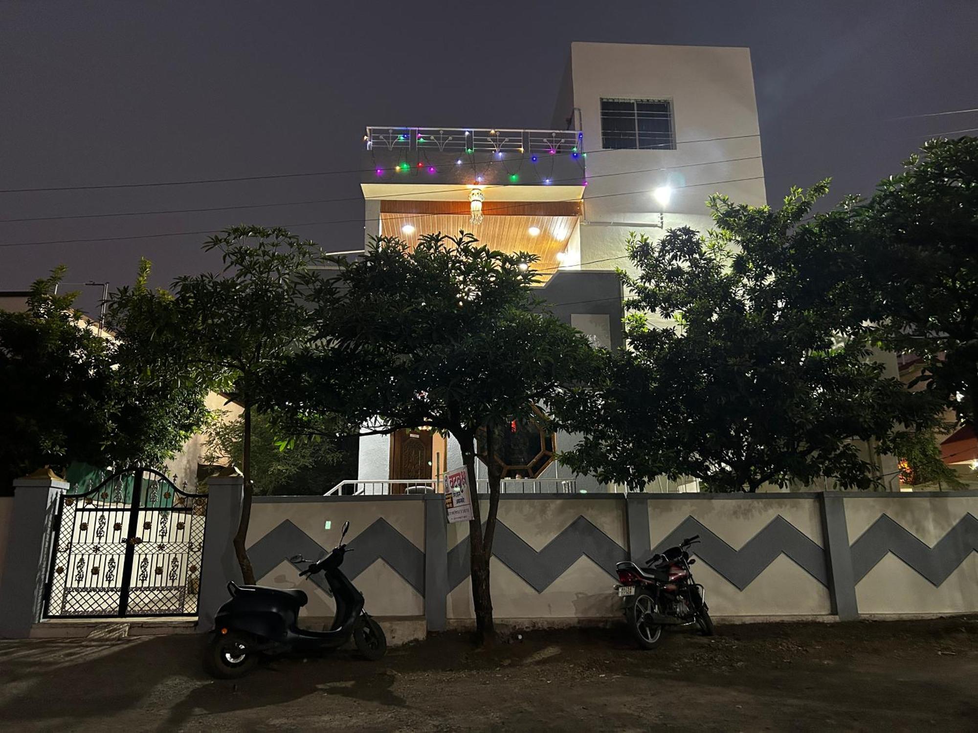 Vatavriksha Guest House,Akkalkot Akalkot Exterior foto